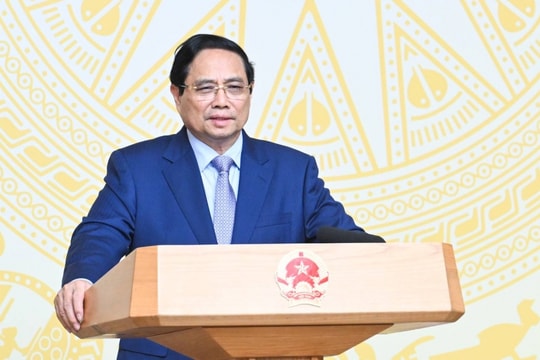 Thủ tướng: Mỗi thầy, cô giáo tiếp tục là tấm gương sáng về rèn đức, luyện tài