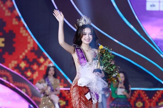 Cô gái Hà Nội 20 tuổi đăng quang Hoa hậu Du lịch Dân tộc Việt Nam 2025