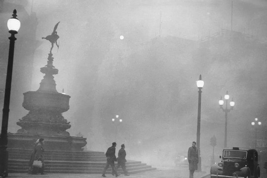 Hà Nội ô nhiễm không khí nhất thế giới: Thấy gì từ 'thảm hoạ sương mù' London?