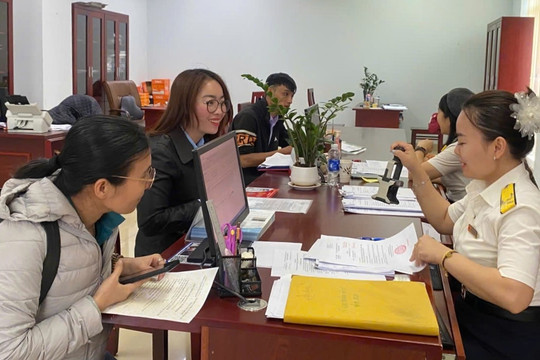 Quốc hội đồng ý miễn thuế TNCN cho hộ kinh doanh thu dưới 500 triệu đồng/năm
