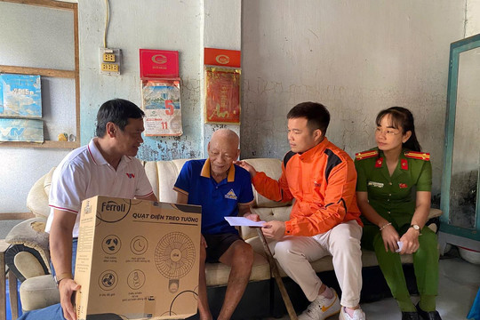 Ferroli trao quà ủng hộ vùng lũ trị giá 680 triệu đồng, khẳng định hành trình gắn bó với thị trường Việt