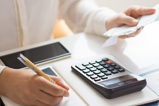 Bí quyết tiết kiệm "3 trong 1" cho gia đình trẻ: thời gian, tiền điện, sức khỏe
