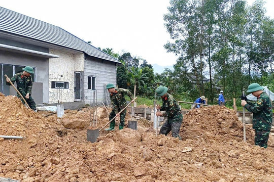 Thần tốc thực hiện “Chiến dịch Quang Trung” xây nhà cho dân vùng thiên tai