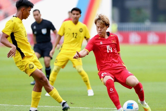 Viktor Lê – Cầu thủ Việt kiều đầu tiên dành Huy chương vàng bóng đá tại SEA Games