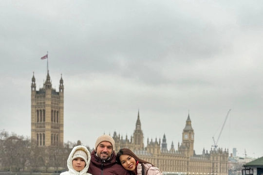 Sao Việt 25/12: Gia đình Hà Anh hưởng không khí Giáng sinh ở London