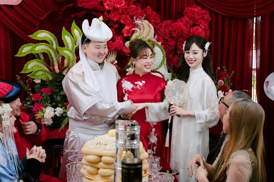 Cô gái Khánh Hòa lấy chồng Mông Cổ, nhà trai đem 6 tráp ‘lạ lùng’ đến hỏi cưới