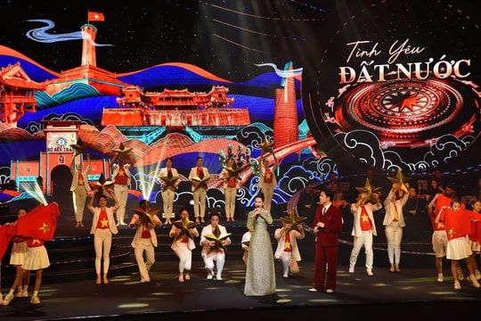 Chương trình 'Với Đảng vẹn toàn niềm tin yêu' trao truyền niềm tin, tiếp sức hàng triệu bước chân Việt