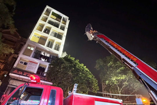 Tạm giữ nghi phạm phóng hỏa nhà nghỉ 8 tầng ở Vũ Trọng Khánh, Hà Nội