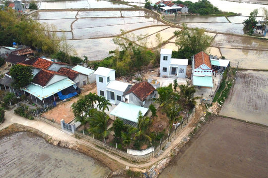 Nhịp bình yên trong những ngôi nhà chống lũ nơi nước rút sau cùng tại Đắk Lắk