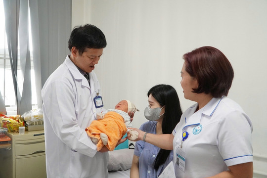 Bác sĩ ở Vũng Tàu hiến 3 đơn vị máu, cứu sống sản phụ nguy kịch
