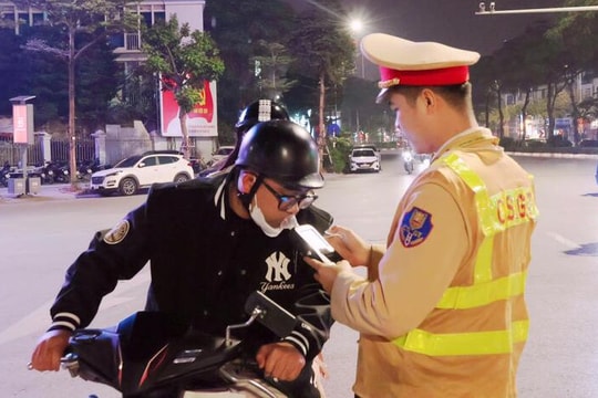 Công an Hà Nội xuyên đêm bảo đảm an ninh, trật tự trong thời gian diễn ra Đại hội Đảng XIV