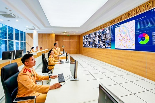 Hà Nội dùng camera AI kích hoạt "làn sóng xanh" đảm bảo ATGT phục vụ Đại hội XIV