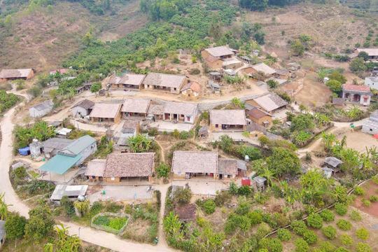 Khám phá nét độc đáo của ngôi làng cổ nép mình dưới chân núi ở Bắc Ninh