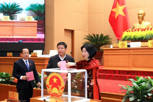 Miễn nhiệm chức vụ Ủy viên UBND thành phố Hà Nội đối với ông Trần Anh Tuấn