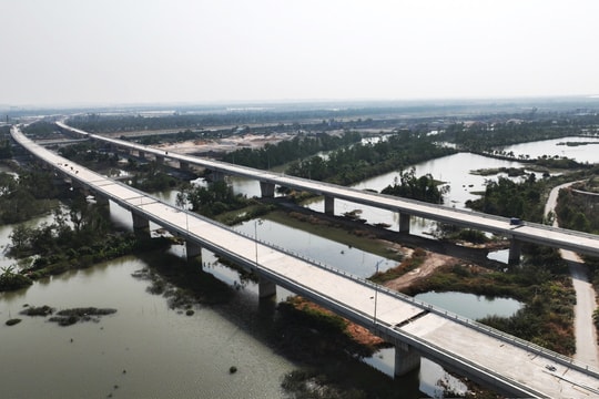 Toàn cảnh tuyến đường huyết mạch ven sông 6.400 tỷ đồng ở Quảng Ninh