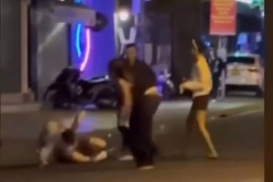 Xác minh clip nhóm thanh thiếu niên truy đuổi du khách nước ngoài tại Nha Trang