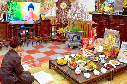 Cúng tất niên trước ngày ông Công ông Táo được không?