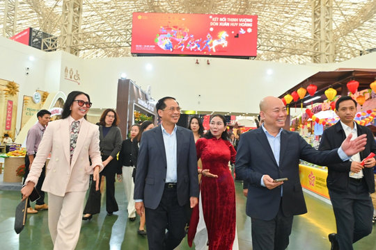 Phó Thủ tướng Bùi Thanh Sơn kiểm tra tình hình triển khai Hội chợ Mùa Xuân 2026