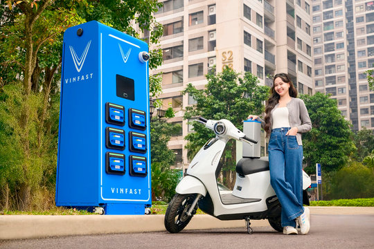 VinFast tặng quà Tết lên tới 3 năm sạc pin miễn phí cho khách hàng