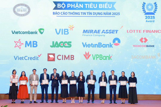 Vietcombank lần thứ 4 liên tiếp dược vinh danh là Tổ chức Tín dụng xuất sắc trong hoạt động Thông tin Tín dụng