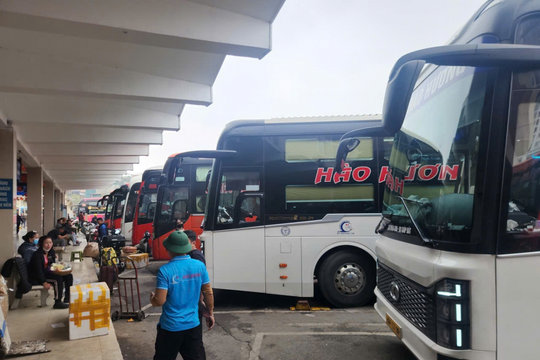Lãnh đạo Bộ Xây dựng kiểm tra công tác phục vụ Tết tại các bến xe Hà Nội