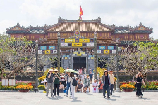 Huế đón hơn 348.000 lượt khách trong 6 ngày Tết