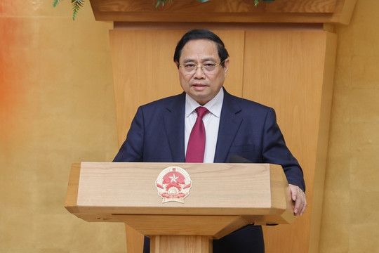 Thủ tướng: Đổi mới tư duy cải cách thể chế, bảo đảm pháp luật đi trước, mở đường