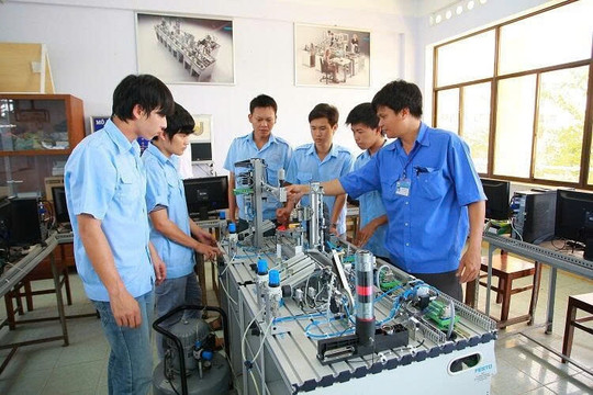 Thông tư 05: Giảng bằng tiếng nước ngoài được tính tối đa 2 giờ chuẩn
