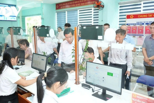 Xếp lương mới cho 3 nhóm công chức, nhiều quy định cũ hết hiệu lực
