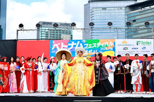 Áo dài và văn hóa Việt rực rỡ tại Lễ hội Việt Nam 2026 ở Osaka