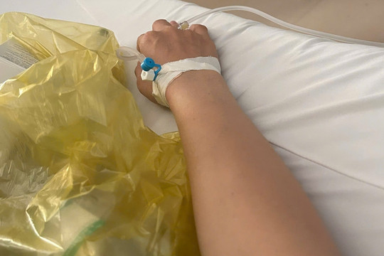 Hơn 63 người ở An Giang nghi bị ngộ độc khi ăn bánh kem