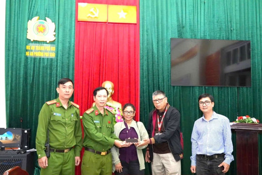 Bắt giữ đối tượng cướp giật, trả lại tài sản cho du khách Mỹ ở Huế