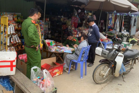 Bán súng nhựa không rõ nguồn gốc, chủ tạp hóa bị phạt