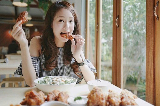 Ngỡ ngàng 5 thói quen ăn uống tưởng tốt cho sức khỏe lại khiến tuổi thọ sụt giảm