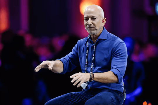 Công nghệ 20/3: Amazon đầu tư thêm 100 tỷ USD cho AI, Meta vẫn giữ VR