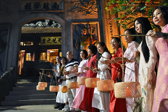 Phú Thọ giới thiệu tour du lịch đêm độc đáo “Đền Hùng lung linh nguồn cội”
