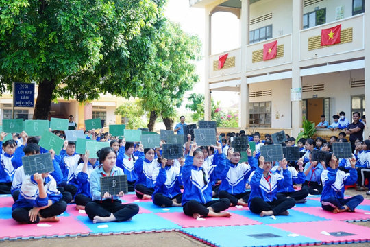 "Tháng Ba biên giới” lan tỏa lòng yêu nước với học sinh vùng biên Gia Lai