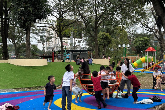 Công viên ở Hà Nội “thay áo mới”, mở lối cho nhịp sống xanh