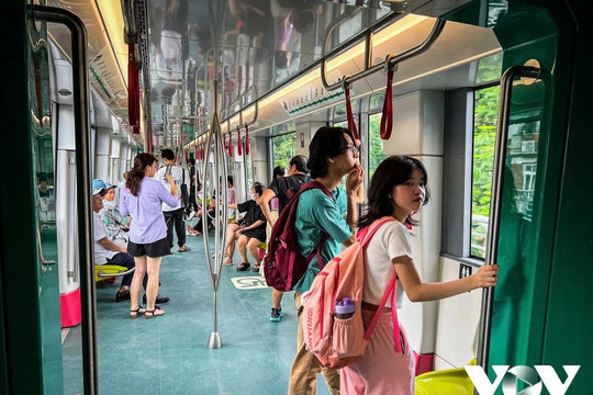 Tàu điện, lựa chọn mới của cư dân đô thị