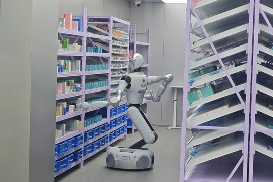 Trung Quốc triển khai nhà thuốc thông minh dựa trên robot hình người đầu tiên