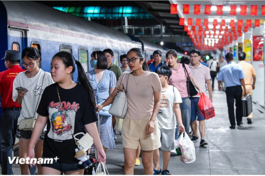 Từ 26/3, giá vé hành khách đi tàu hỏa tăng thêm 3%