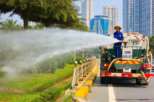 Mùa xuân nóng nực bất thường, hầu như không mưa phùn, nồm ẩm, không 'rét nàng Bân'