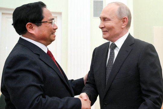 Thủ tướng Phạm Minh Chính hội kiến Tổng thống Nga Vladimir Putin