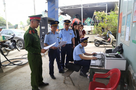 Xử phạt 1 cơ sở xăng dầu ở Cao Bằng treo biển "hết xăng" khi vẫn còn hàng