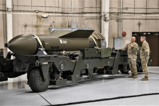 Vì sao bom xuyên hầm 900kg Mỹ có thể 'nướng cháy' tuyến phòng thủ Iran?