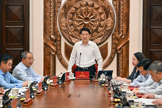 Chủ tịch nước Lương Cường chủ trì giao ban thường kỳ với Văn phòng Chủ tịch nước