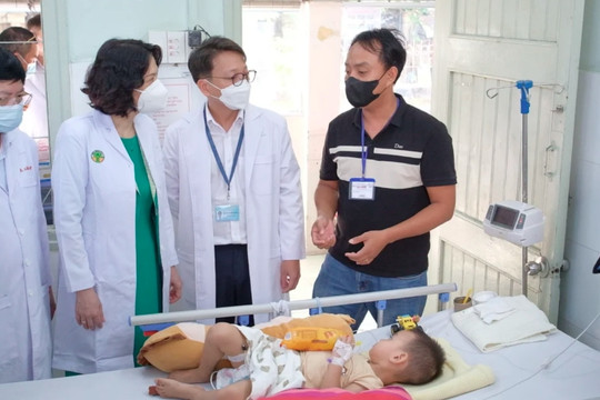 Tay chân miệng vào mùa: Đừng chủ quan