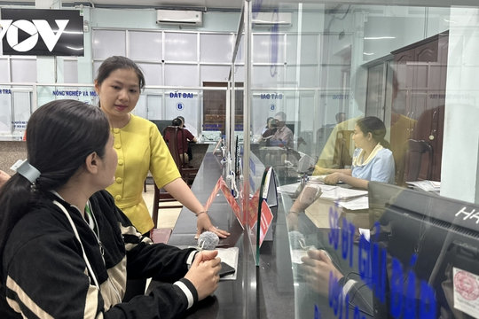 Thu hút người tài vào khu vực công: Không chỉ từ chính sách tuyển dụng