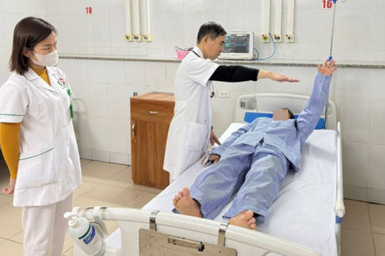 Bước 1 chân vào 'cửa tử' vẫn nghĩ chỉ trúng gió, 3 dấu hiệu sớm báo đột quỵ