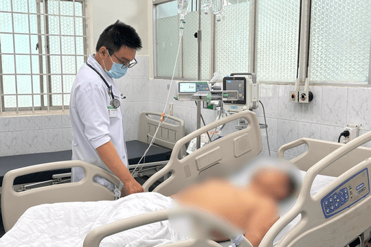 Sốt xuất huyết gia tăng ở người lớn, nhiều ca nguy kịch tại TP.HCM
